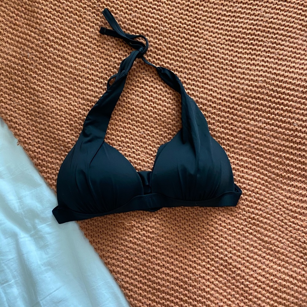 Black push up bikini top